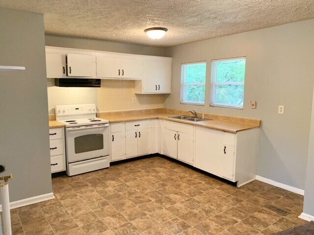 Building Photo - 8517 LENNA COURT