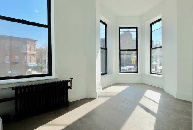 Building Photo - 414 4th Ave