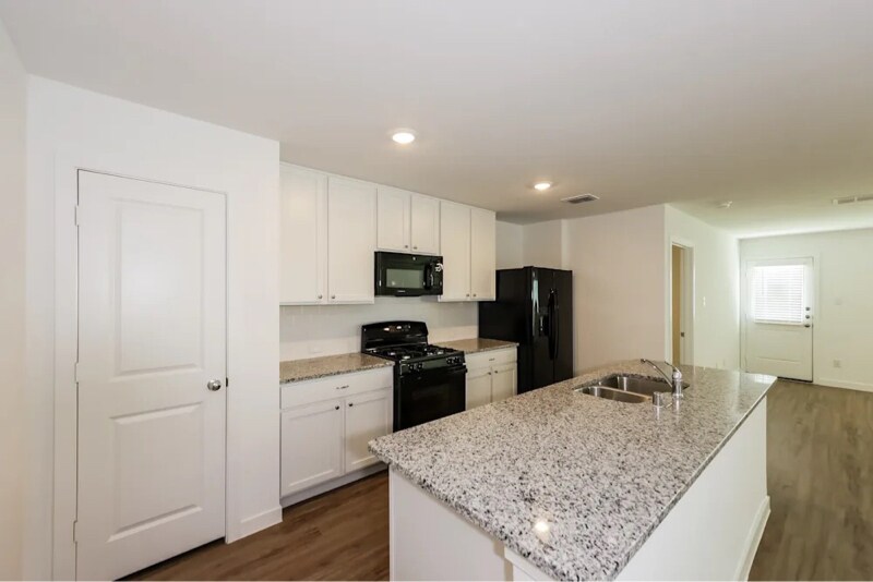 Foto del edificio - 7069 Meandering Creek Ln