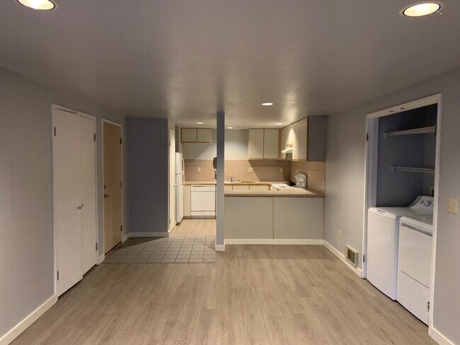 Open Floor Plan - 2315 W Boston St