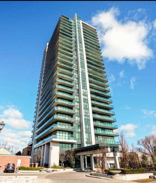 Building Photo - 100 John St