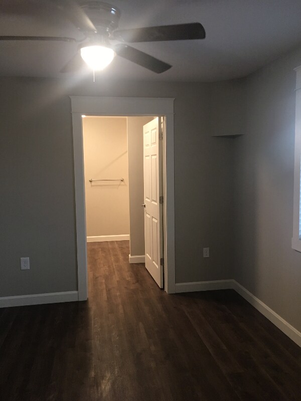 Foto del edificio - 320 E Main St