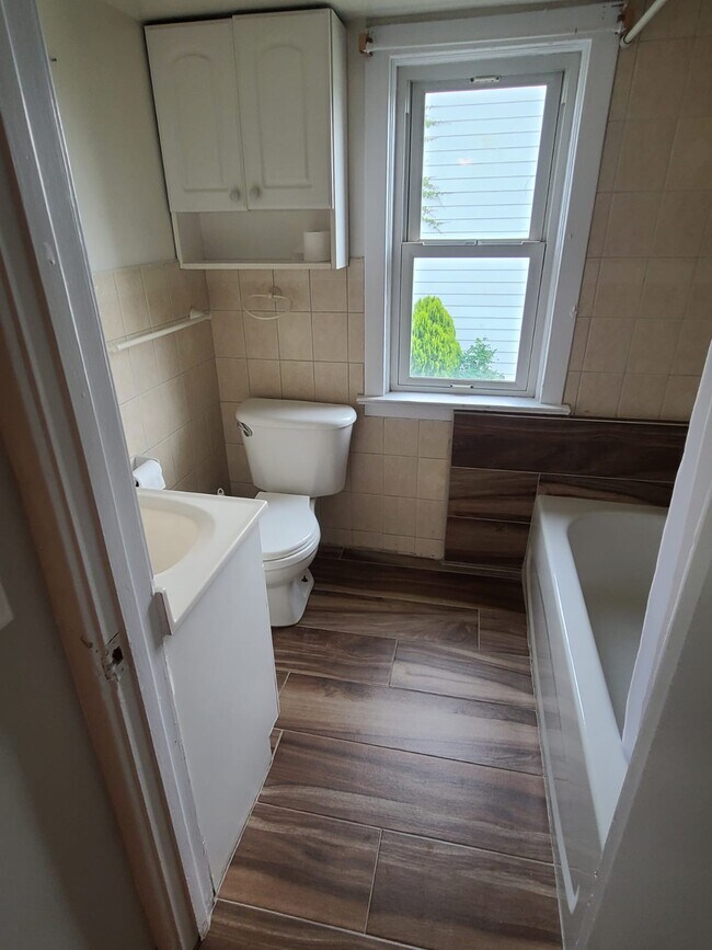 Photo du bâtiment - 5592 Robinson St