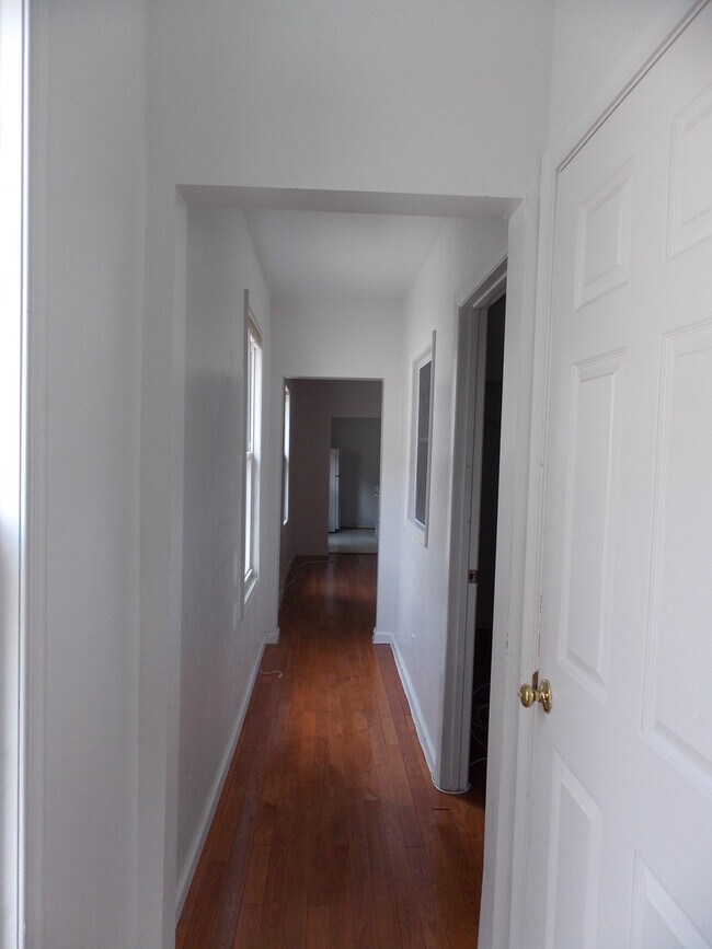 Foto del edificio - 417 E 31st St