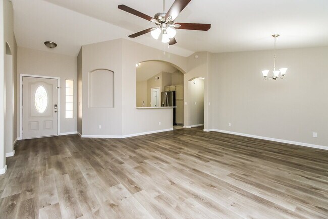 Building Photo - 950 S 54th St