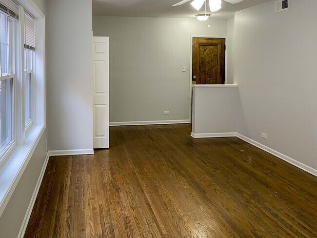 Foto del edificio - 3715 N Sheffield Ave