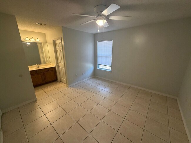 Foto del edificio - Updated Duplex In the heart of Niceville!