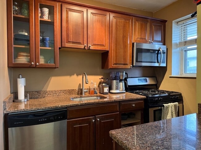 Building Photo - 2520 John F. Kennedy Blvd