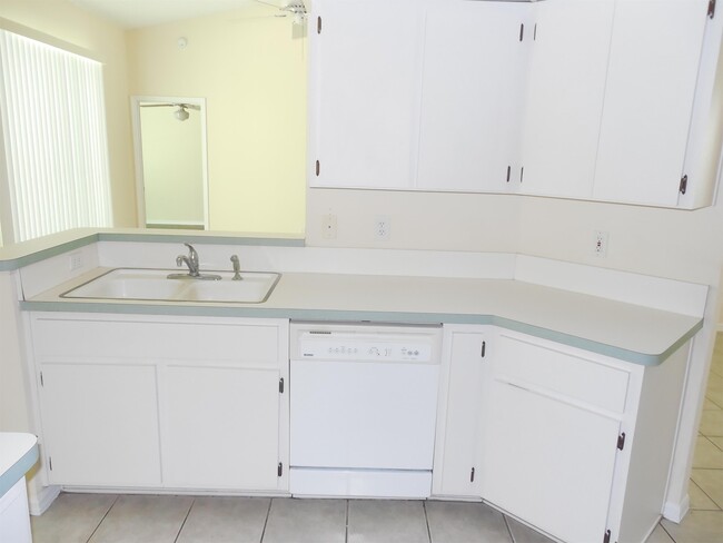 Foto del edificio - 5592 W Woodside Dr