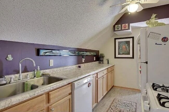 Building Photo - 4101 38th Ave S