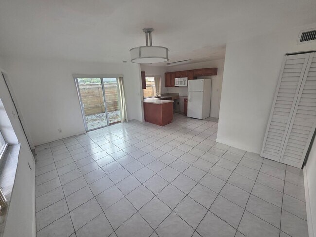 Foto del edificio - 3103 NW 3rd Ave