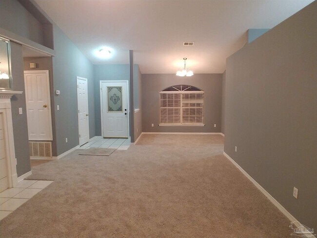 Building Photo - 6024 Yellow Rose Dr