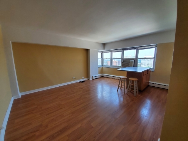 Building Photo - 4960 N Marine Dr