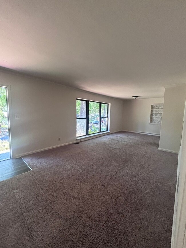 Foto del edificio - Great 3 bedroom home available in East Charlotte