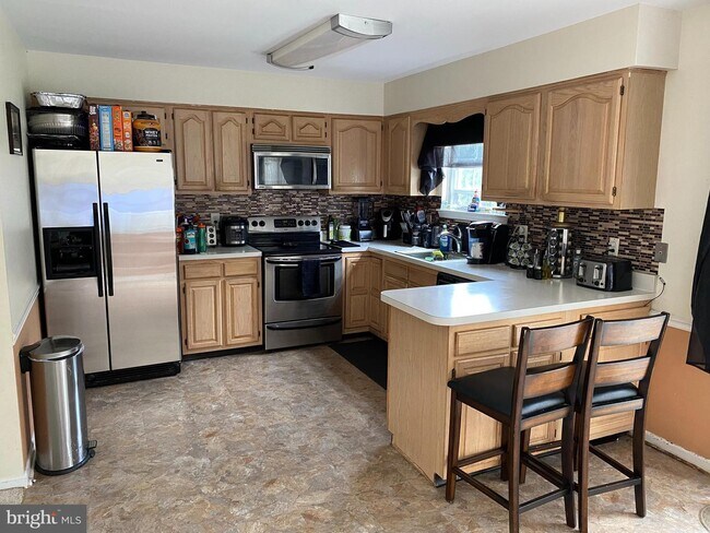 Building Photo - 7 Brentwood Ct