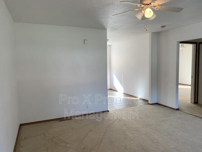 Foto del edificio - 2708 S Meadow Ln
