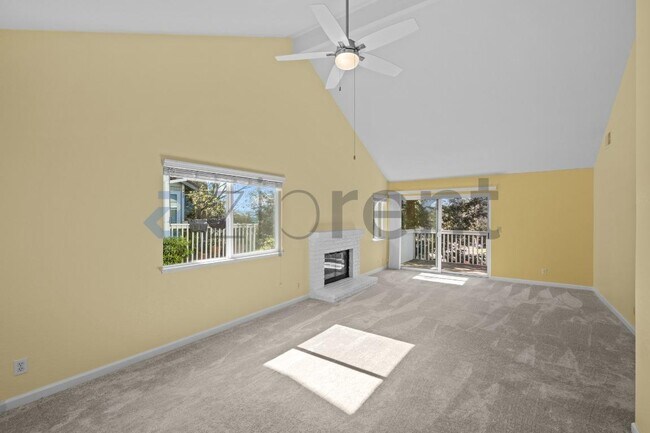 Foto del edificio - 1894 Shirley Dr