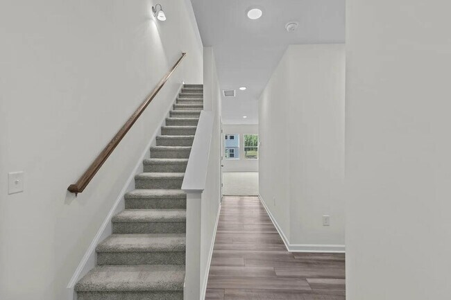 Foto del edificio - 7824 Blue Star Flower Ln