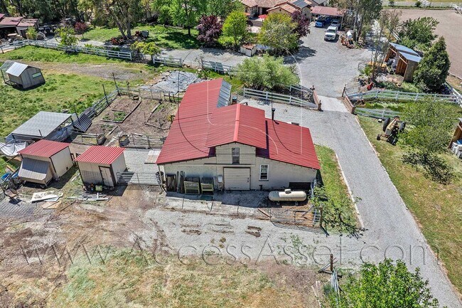 Foto del edificio - 17700 Rodeo Rd