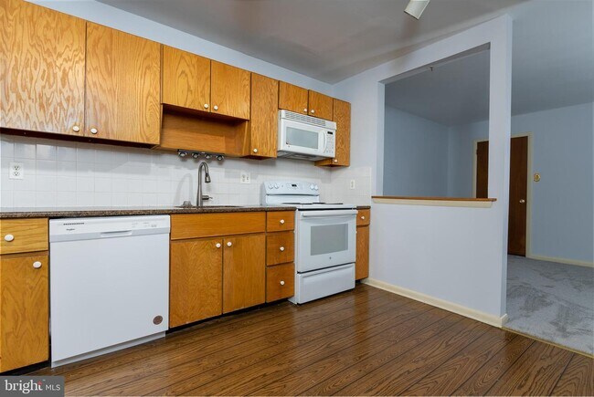 Building Photo - 228 Josephs Way