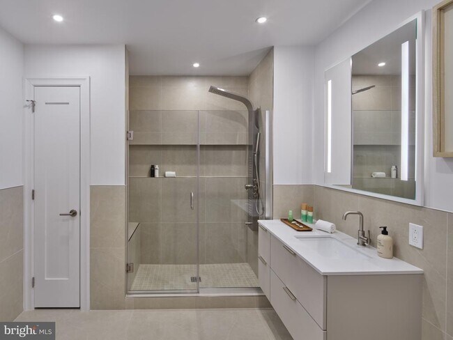 Foto del edificio - 815 Poplar St