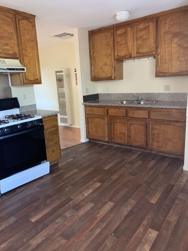 Foto del edificio - 2 bed Duplex