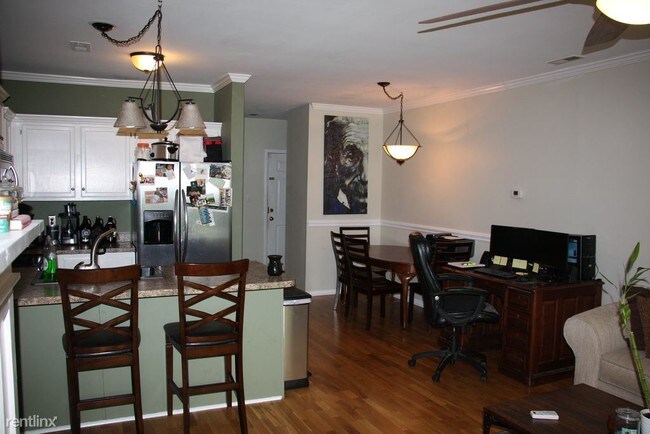 Foto del edificio - 3302 Selwyn Farms Ln