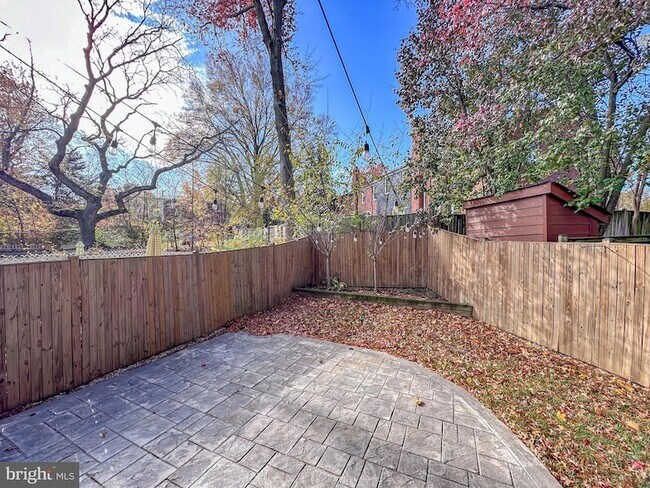 Foto del edificio - 226 Guthrie Ave