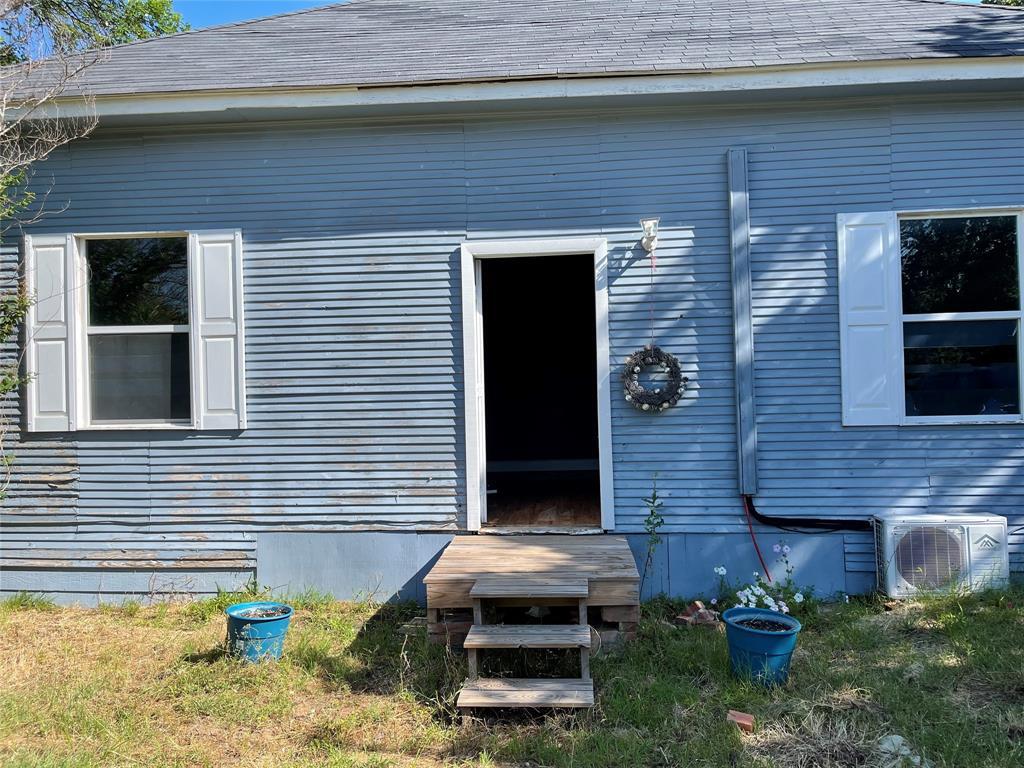 110 W Pecan St, Nocona, TX 76255 House Rental in Nocona, TX