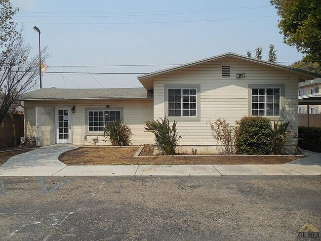 Building Photo - 1215 L St