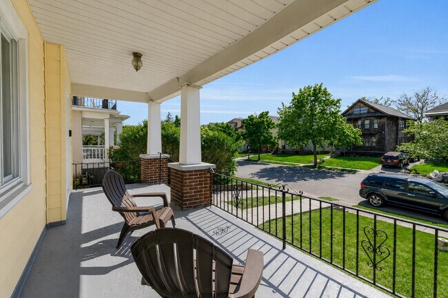 Building Photo - Furnished 4-Bedroom, 2-Bath Lower Unit in North Buffalo
