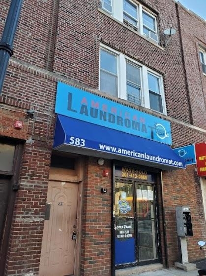 Primary Photo - 583 West Side Ave