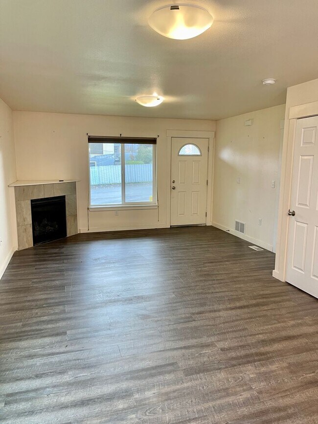 Foto del edificio - 410 Flower St