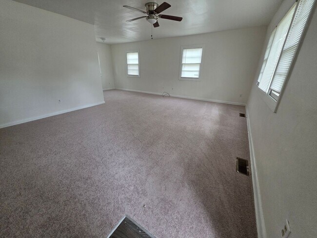 Foto del edificio - 9 Ambrose Ln