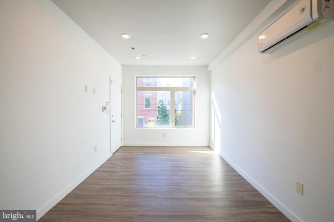 Building Photo - 1643 N Marshall St