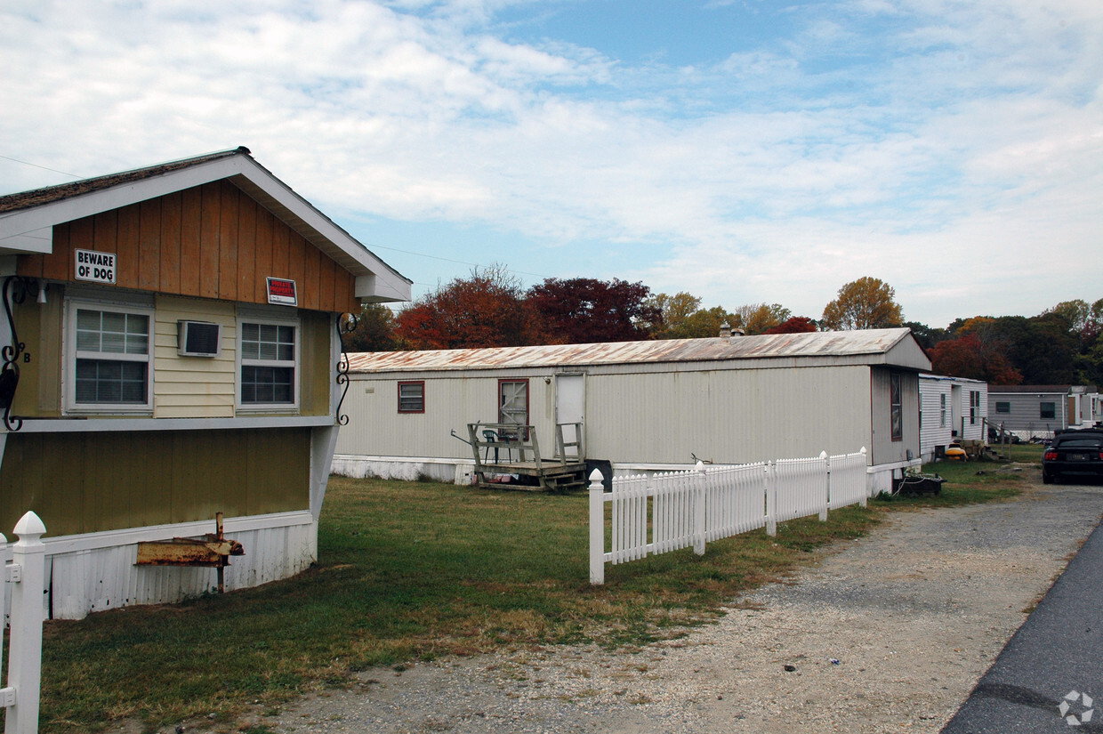 Building Photo - 20-B Nascar Ln