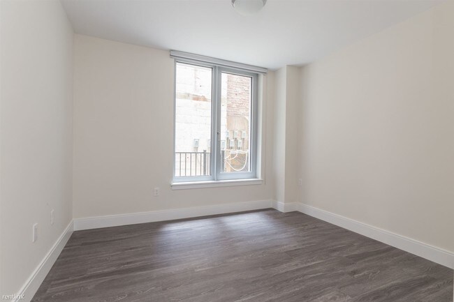 Foto del edificio - 5 br, 3 bath  - 1065 Tremont St # 107