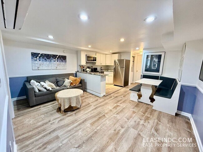 Foto del edificio - 127 Adams St NW