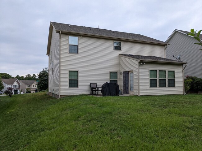 Building Photo - 4 Bedroom Single Family Home in Concord