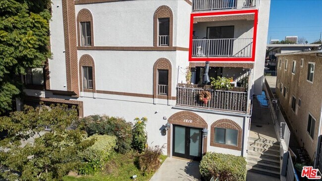 Building Photo - 1616 Granville Ave