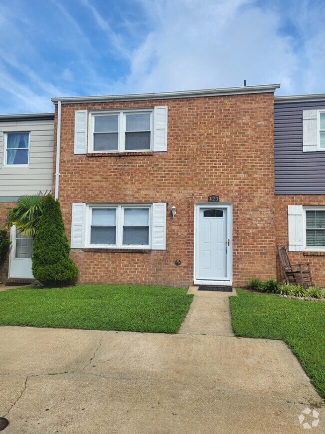 Building Photo - 423 Burr Oak Ct