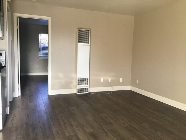 Building Photo - Old Southwest blocke from MidTown Midtown ...