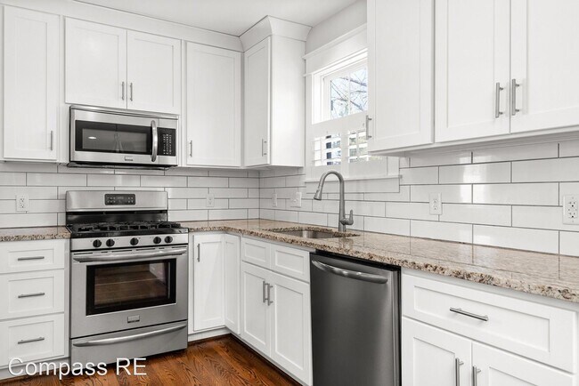 Foto del edificio - 4 br, 2.5 bath House - 2837 Bronte Ave.