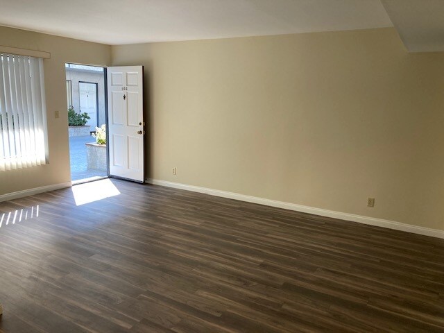 Sala de estar - 211 West Verdugo