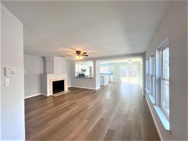 Building Photo - 2515 Glen Field Dr