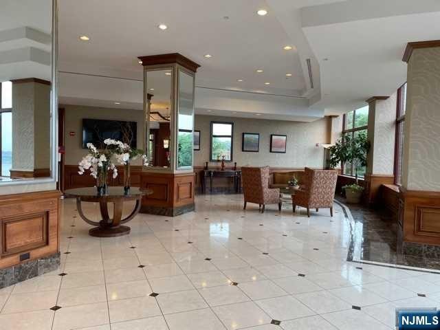 Foto del edificio - 100 Old Palisade Rd