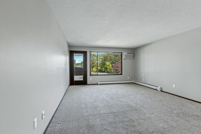 Building Photo - 4009 Heritage Hills Dr