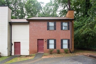 Building Photo - 948 Waverly Ct