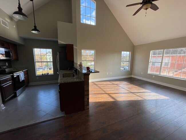 Building Photo - 10542 White Lake Ct