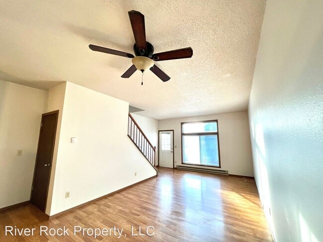 Building Photo - 3 br, 2.5 bath House - 1539 34 1/2 Avenue ...